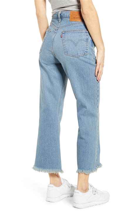 Frayed Denim Cropped Jeans 